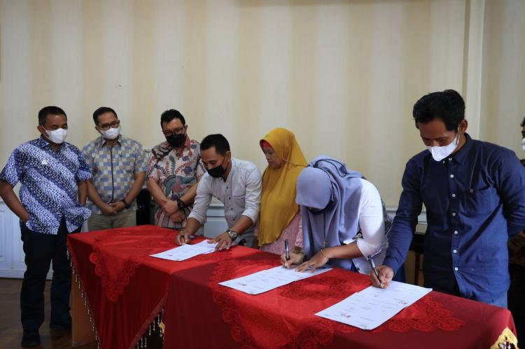 PTPN V Salurkan Bantuan Modal Rp1,3 Miliar untuk UMKM