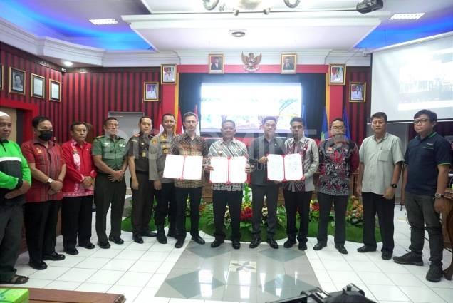 Lindungi Pekebun Mandiri, Bupati Sanggau Bikin MoU dengan Perusahaan