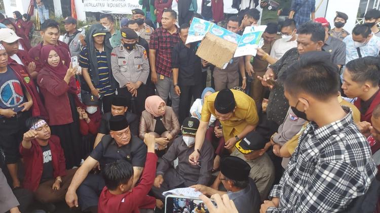 Mahasiswa Minta Pemerintah Naikkan Harga TBS Seperti BBM