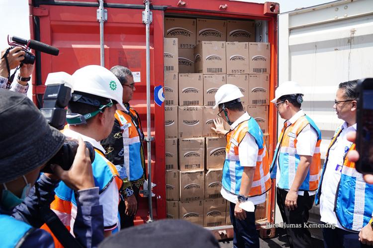 Percepat Distribusi, 36 Kontainer Minyakita Dikirim Lewat Tol Laut