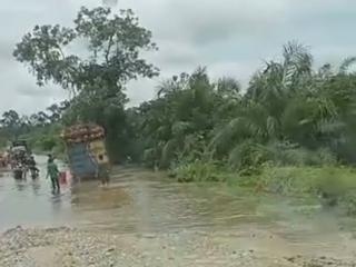 Banjir Genangi Wilayah ini, Angkutan TBS Sulit Melintas