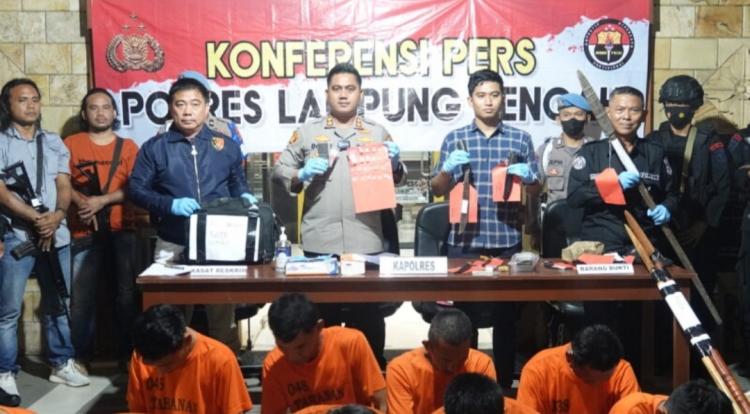 24 Warga Diamankan Bersama Barang Bukti Sajam dan Sabu-sabu