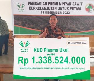 Wow..., Petani Plasma Asian Agri Terima Insentif RSPO Rp 1,3 Miliar 