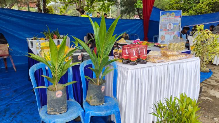 Hasil Budi Daya Sawit Unggul Dipamerkan di Gebyar SMK