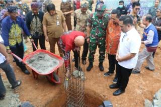 Teten: Minyak Makan Merah Hanya Boleh Diproduksi Koperasi Petani Sawit