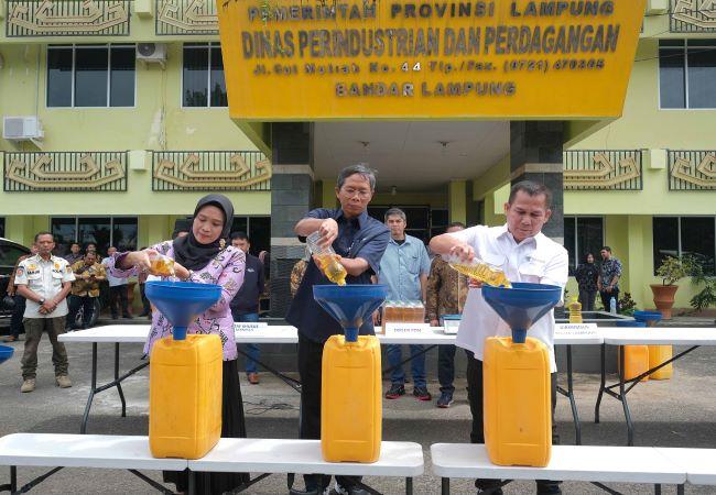 Ditemukan, Migor Curah DMO yang Dikemas Kembali dalam Kemasan Botol