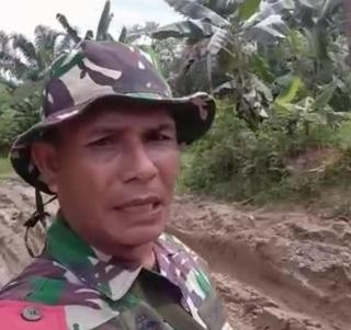 Babinsa Koramil 01 Peunaron Aceh Timur Serka Erliadi Minta Pengusaha Peduli Infrastruktur Kebun Sawit