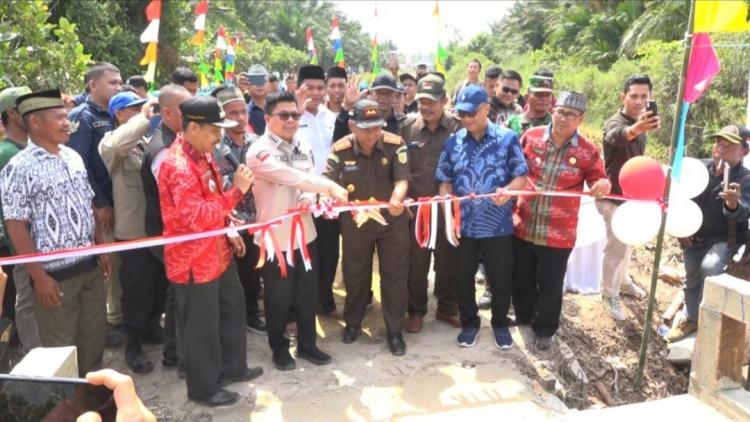 Dua Jembatan Diresmikan Sekaligus, Mudahkan Petani Jual Hasil Panen