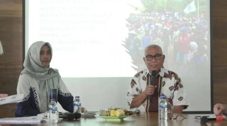 Buku Karya Tiga Peneliti ini Gambarkan Bagaimana Ujung dari Konflik Lahan Sawit