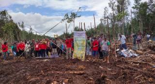 Tutup Aktivitas Perusahaan Sawit, Masyarakat Gelar Ritual Adat