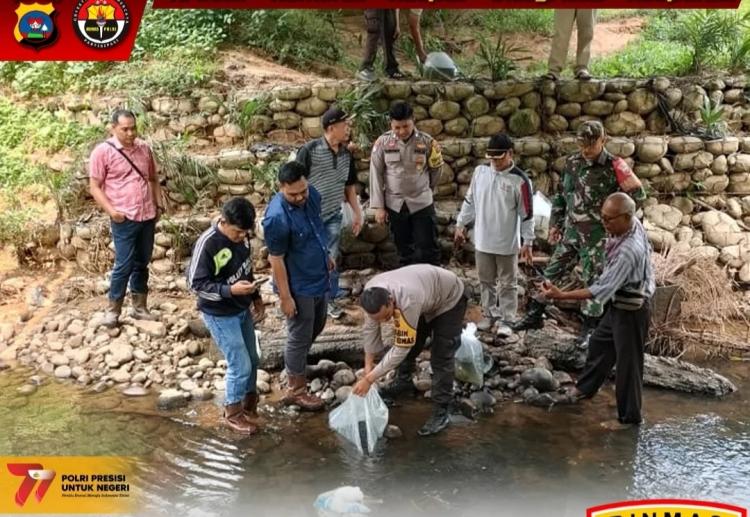 Tebus Kesalahan, Pabrik Sawit Lepas Ribuan Bibit Ikan di Sungai