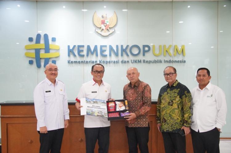 Sulbar Bakal Jadi Pilot Project Korpri Mart dan Koperasi Petani Sawit