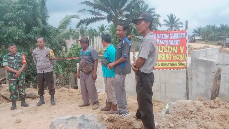 Hebat! Urunan 3 Tahun, Petani Inhu Bangun Jembatan Penghubung Riau-Jambi