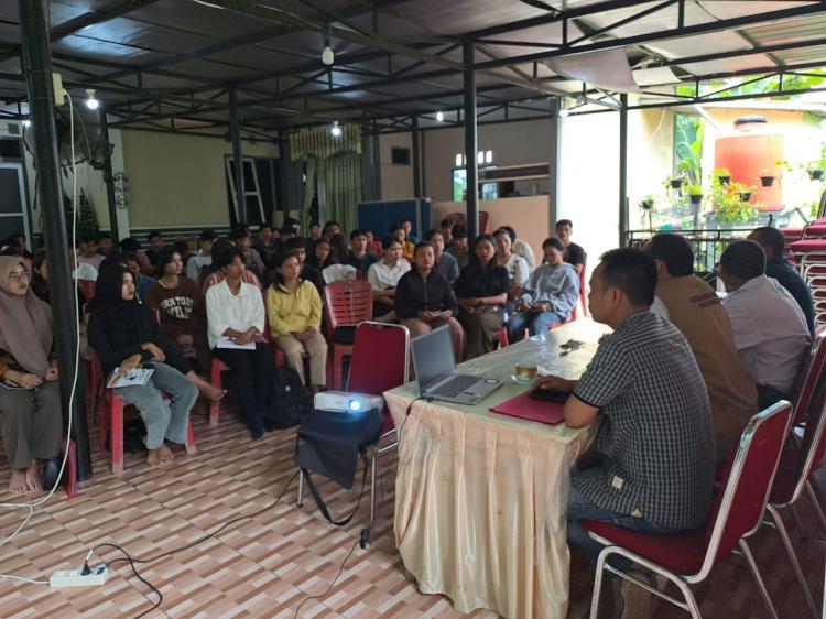 Apkasindo Melawi Taja Bimbel Bagi Calon Mahasiswa Beasiswa Sawit 