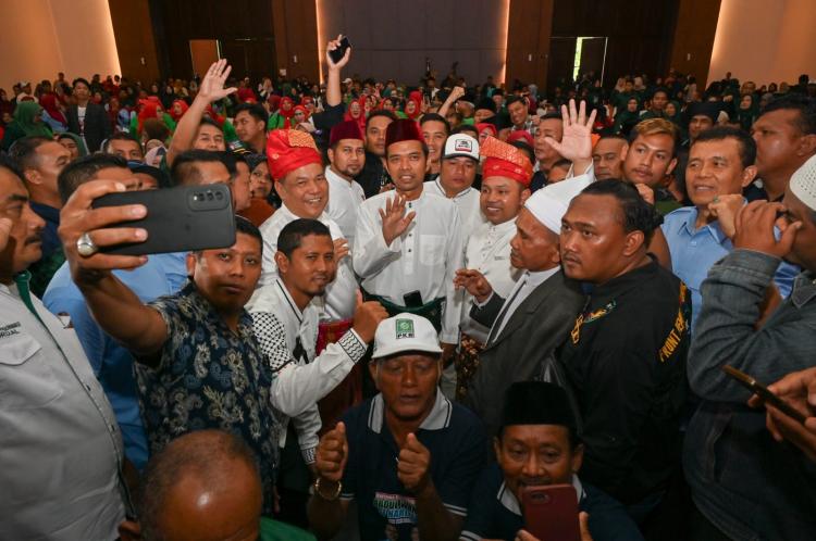 Deklarasi Paslon Abdul Wahid - SF Hariyanto Dibanjiri Pendukung