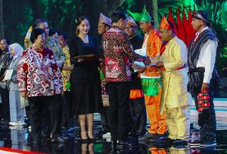 Petani Sawit di Siak Terima SK TORA Dari Presiden Jokowi