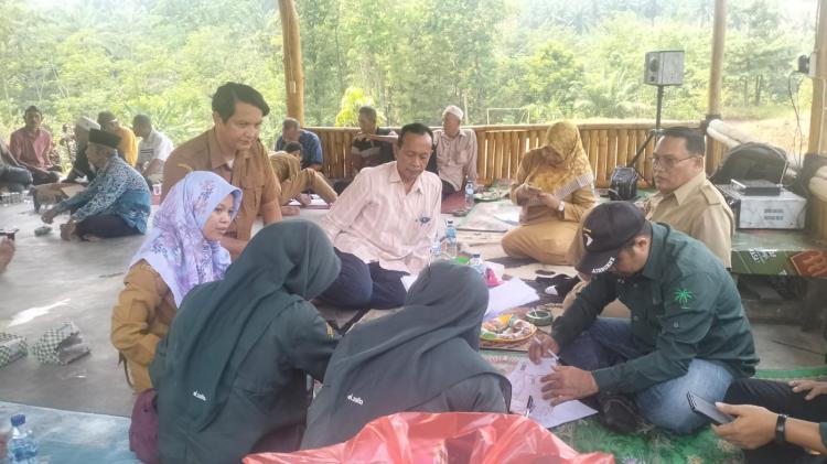 STDB Disosialisasikan kepada Petani Sawit di Lebak