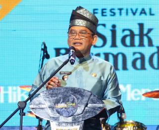 Penutupan Festival Siak Bermadah 2024: Penampilan Charly Van Houten Memeriahkan Suasana