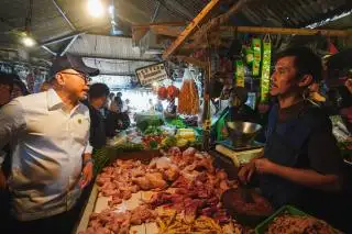 Pantau Bapok di Pasar Sederhana Bandung, Mendag Dapati Harga Sejumlah Jenis Migor Segini