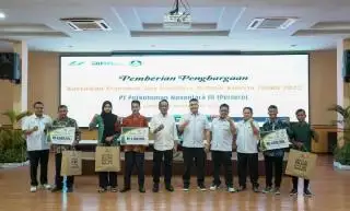 Pemanen Sawit dan Penderes Karet Terbaik Dapat Hadiah Uang dan Pelesiran