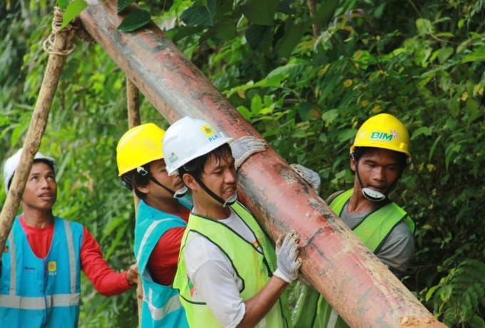 Akhir Tahun 2020, PLN Terangi 17 Desa di Riau dan Kepri
