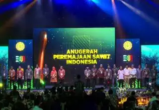 Komit Jalankan PSR, Gubri Terima Penghargaan dari Ditjenbun