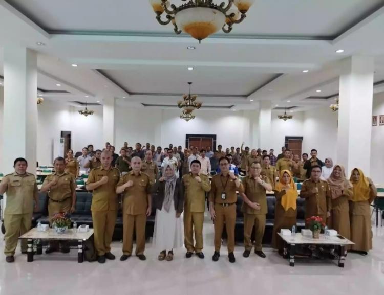 PBS Sawit di Kalbar Dilibatkan Perbaiki Jalan di Sekitar Kebunnya