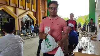 Ekonomi Seret, Petani Sawit Sumringah Kebagian Daging Kurban