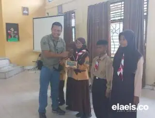 66 Pelajar di Koto Gasib Dapat Beasiswa HUT AAL dari PT KTU