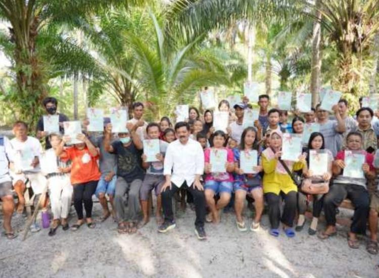 Hasil Pelepasan Kawasan Hutan, 113,8 Hektar TORA Diserahkan kepada Nelayan dan Buruh Harian