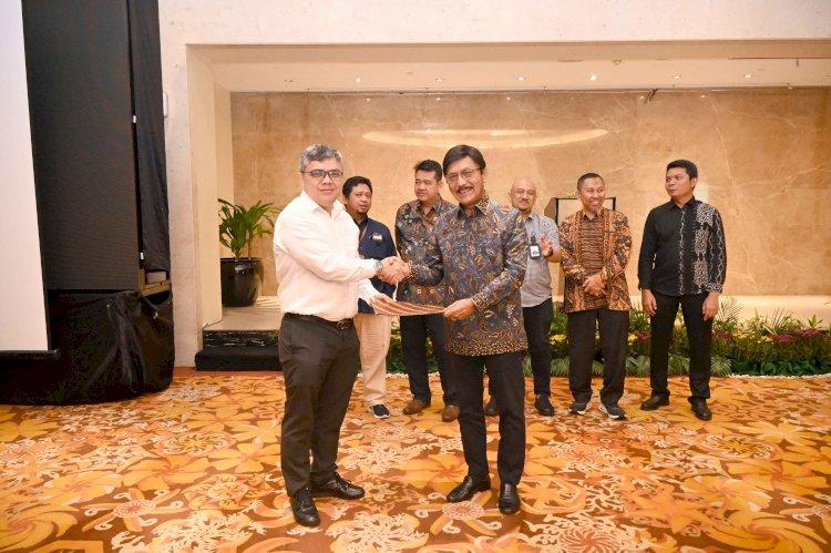 BPDPKS Serahkan Perjanjian Kerja Sama Pendanaan Program Mandatory Biodiesel