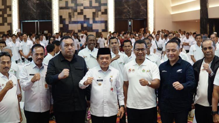 Petani Sawit Jambi dan Sumbar Belajar PSR Pola Kemitraan Ala PTPN IV