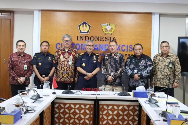 KPPU Kolaborasi dengan Bea Cukai Lindungi UMKM dari Serbuan Barang Impor