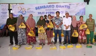Bantu Kendalikan Inflasi, PTPN IV Bagikan Ribuan Paket Sembako Gratis