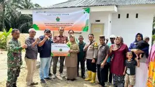 PTPN IV Regional 4  Bangun Fasilitas Air Bersih dan MCK untuk Warga Desa Petajen