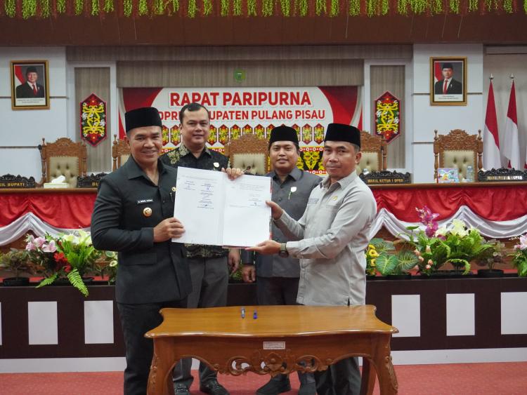 Tiga Raperda Strategis Disepakati, Salah Satunya Atur Pembelian TBS Sawit di Pulang Pisau