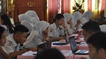 KPAI: Siswi Dipaksa Berjilbab di Padang Pelanggaran HAM