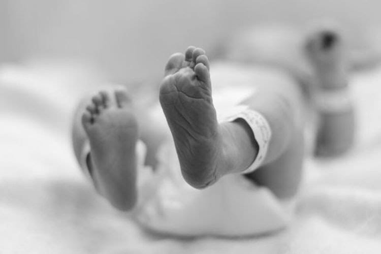Bayi Mungil Ditemukan Warga Pekanbaru di Pinggir Jalan