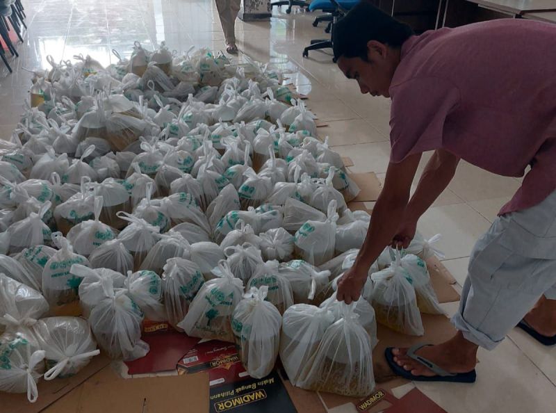 Perusahaan BUMN Ini Distribusikan 168 Ton Minyak Goreng Curah Murah